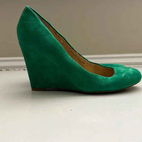 Wonder Shoes Suede Emerald Green Wedgesheels Womens Size